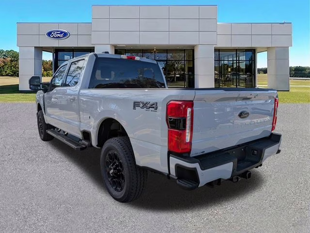 2026 Avalanche Ford Super Duty F-350 SRW LARIAT 4X4 Truck