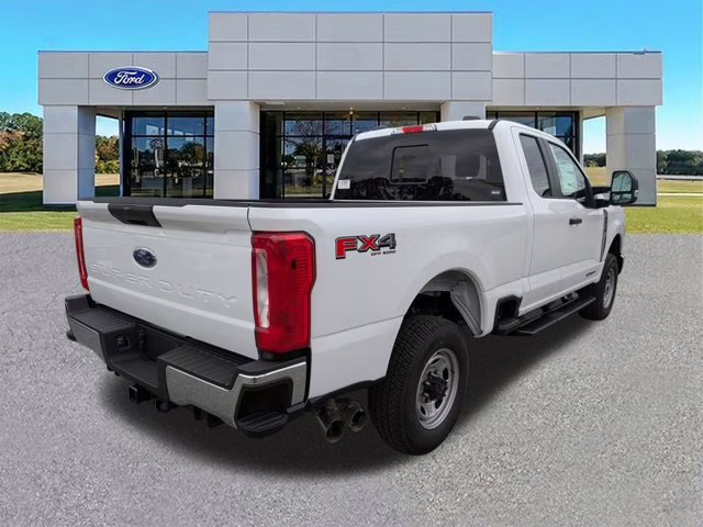 2026 Oxford White Ford Super Duty F-250 SRW XL 4X4 Truck