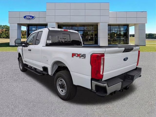 2026 Oxford White Ford Super Duty F-250 SRW XL 4X4 Truck