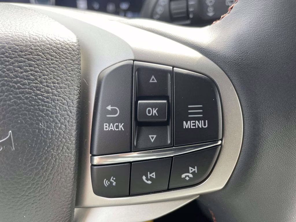 2026 Star White Metallic Tri-Coat Ford Explorer Active 4X4 SUV