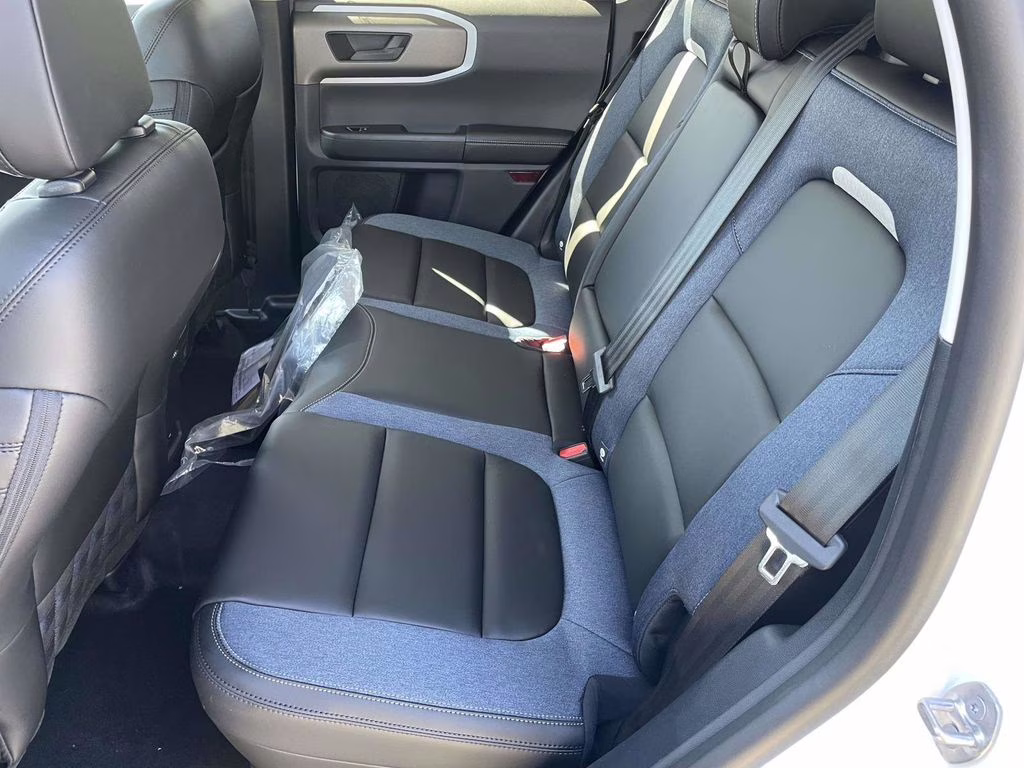 2026 Oxford White Ford Bronco Sport Outer Banks 4X4 SUV