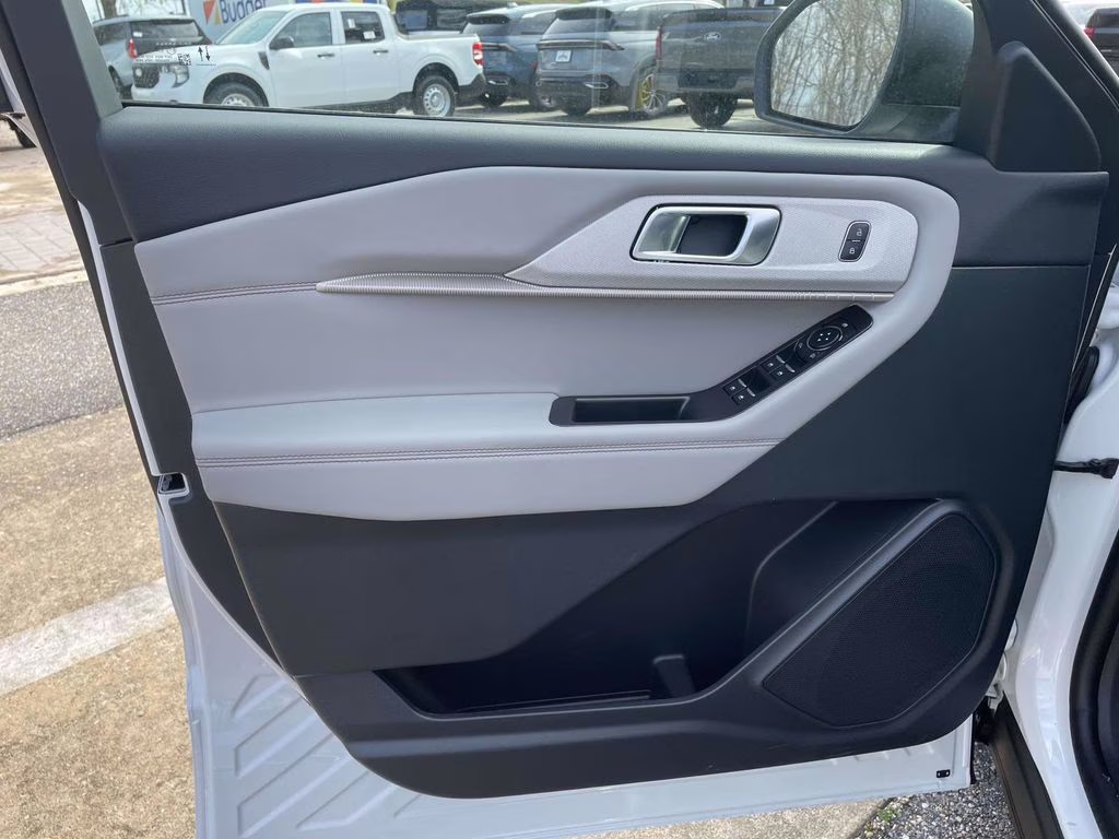 2026 Star White Metallic Tri-Coat Ford Explorer Active 4X4 SUV