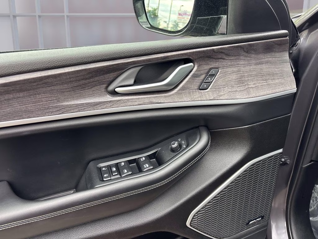 2023 Baltic Gray Metallic Clearcoat Jeep Grand Cherokee 4xe 4X4 SUV
