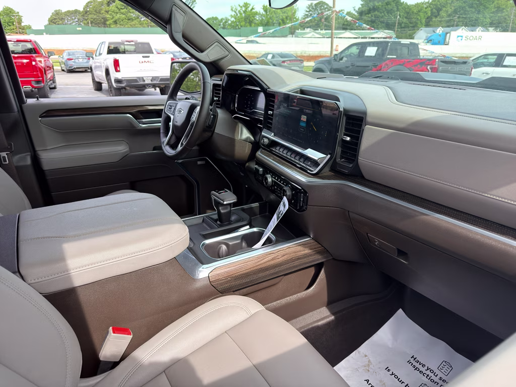 2025 Summit White Chevrolet Silverado LT Trail Boss 4X4 Truck