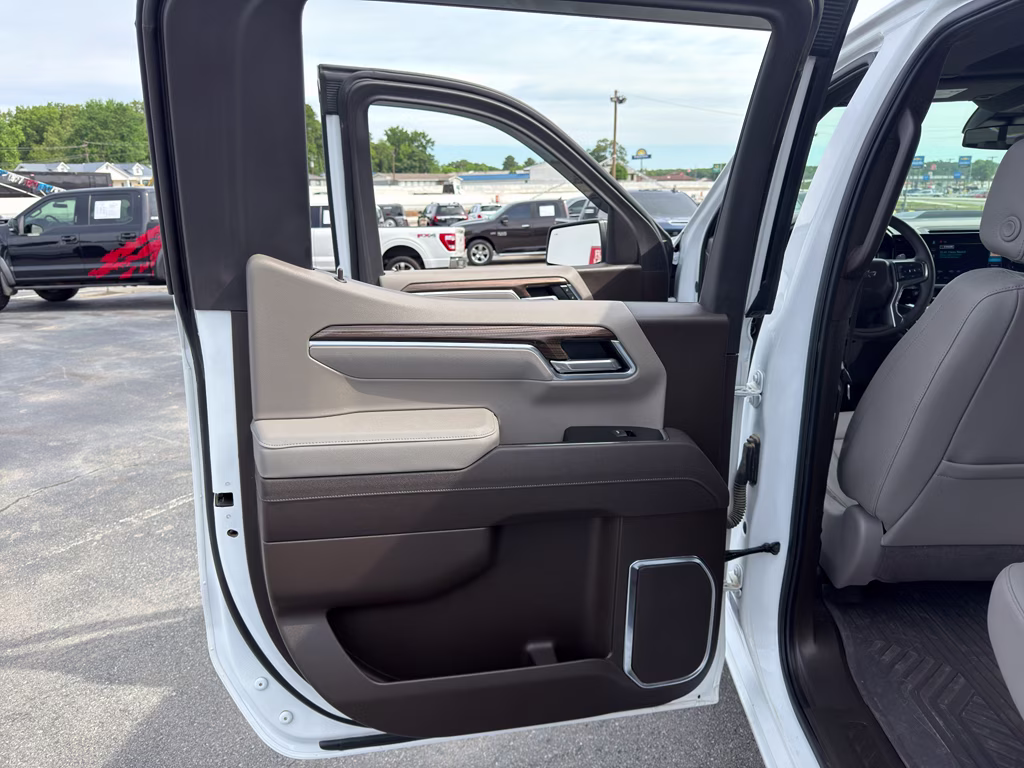 2025 Summit White Chevrolet Silverado LT Trail Boss 4X4 Truck