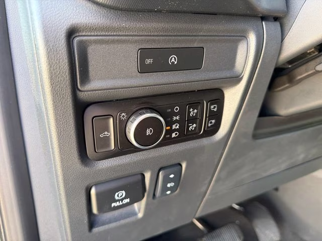 2025 Gray Metallic Ford F-150 Lariat 4X4 Truck