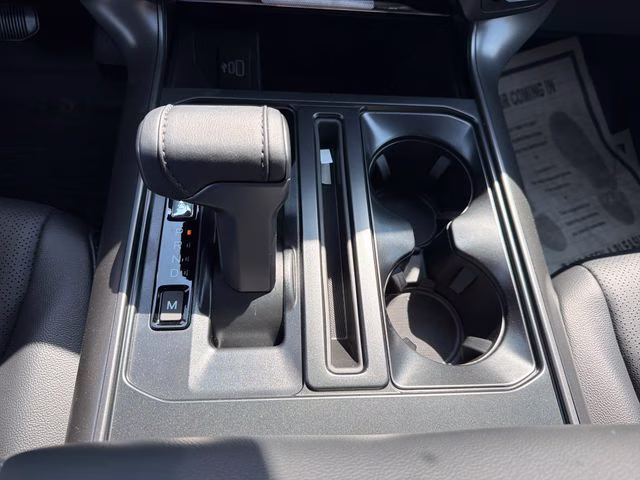2025 Gray Metallic Ford F-150 Lariat 4X4 Truck