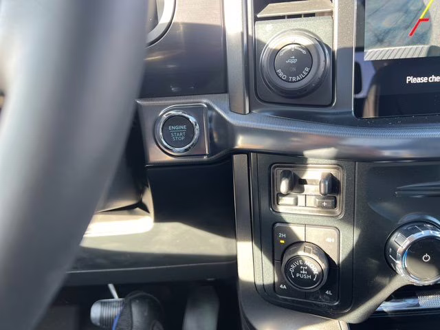 2025 Gray Metallic Ford F-150 Lariat 4X4 Truck