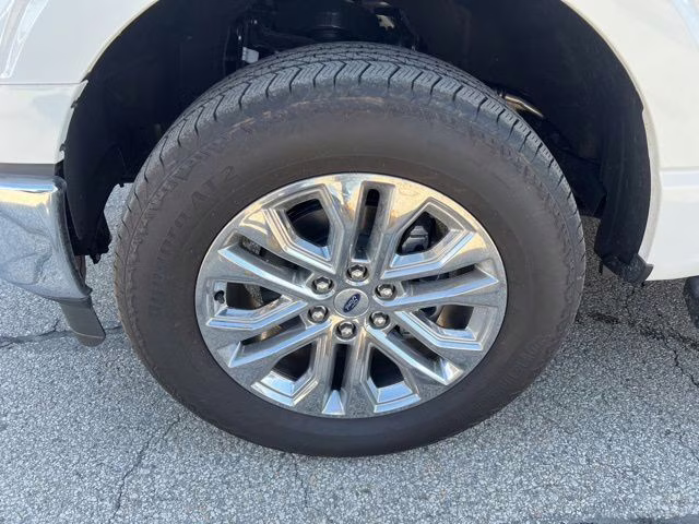 2025 White Metallic Ford F-150 Lariat 4X4 Truck