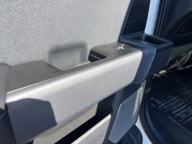 2025 White Metallic Ford F-150 Lariat 4X4 Truck