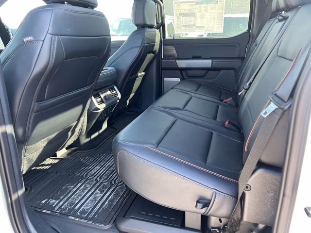 2025 White Metallic Ford F-150 Lariat 4X4 Truck