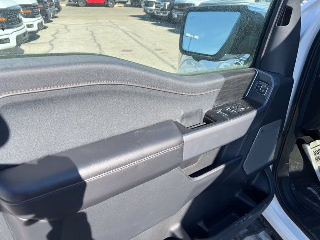 2025 White Metallic Ford F-150 Lariat 4X4 Truck