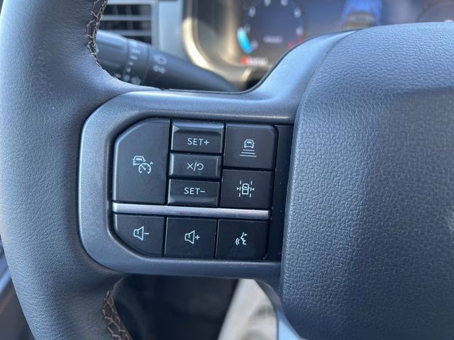 2025 White Metallic Ford F-150 Lariat 4X4 Truck