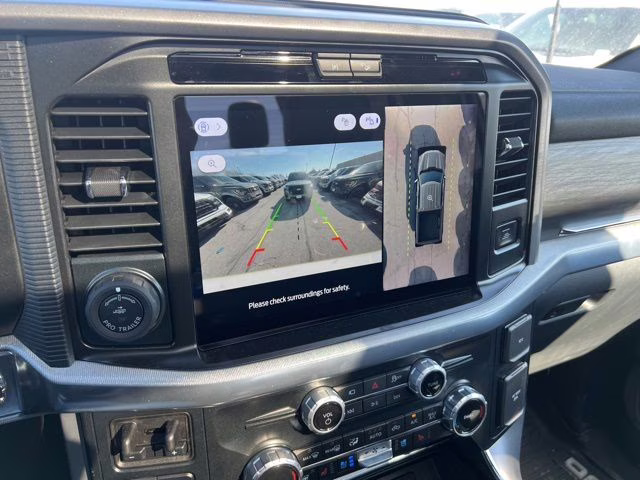 2025 White Metallic Ford F-150 Lariat 4X4 Truck