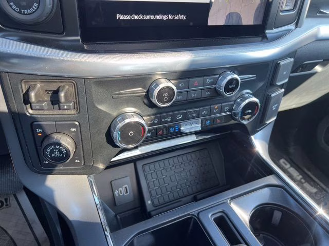 2025 White Metallic Ford F-150 Lariat 4X4 Truck