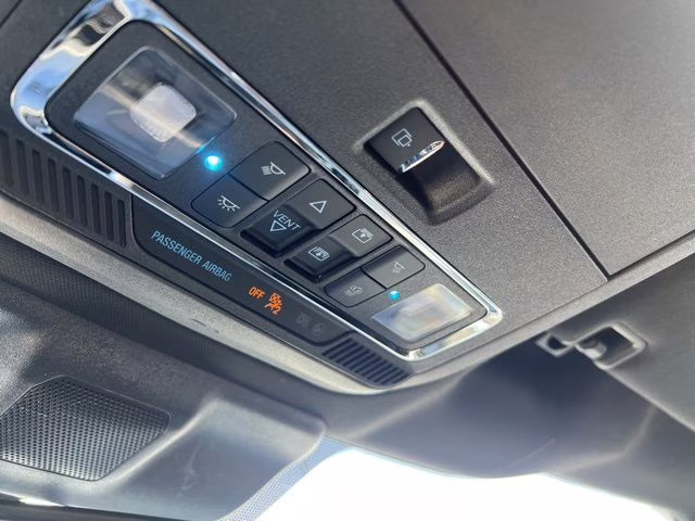 2025 White Metallic Ford F-150 Lariat 4X4 Truck