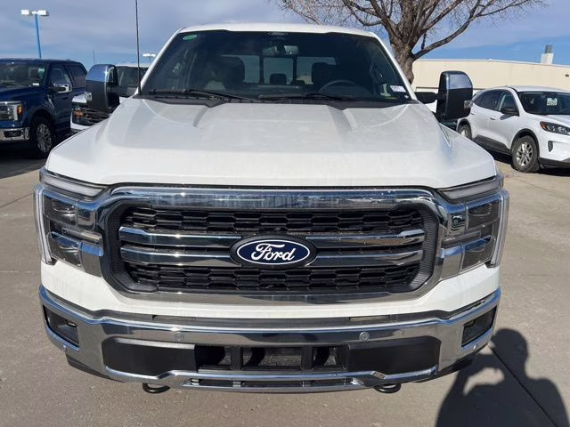 2025 White Metallic Ford F-150 Lariat 4X4 Truck