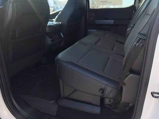 2025 White Metallic Ford F-150 Lariat 4X4 Truck