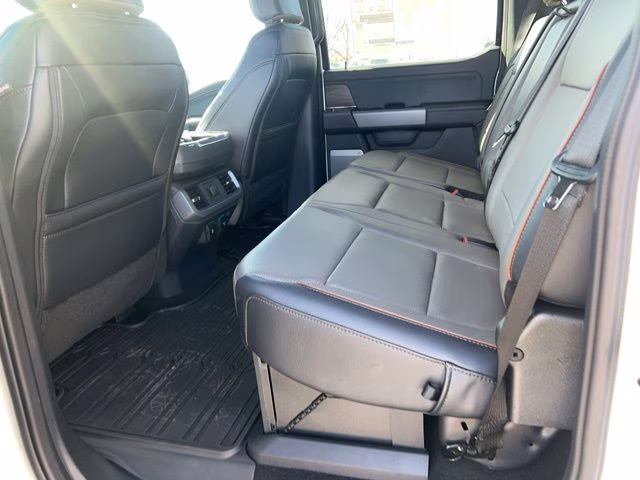 2025 White Metallic Ford F-150 Lariat 4X4 Truck