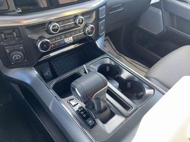 2025 White Metallic Ford F-150 Lariat 4X4 Truck