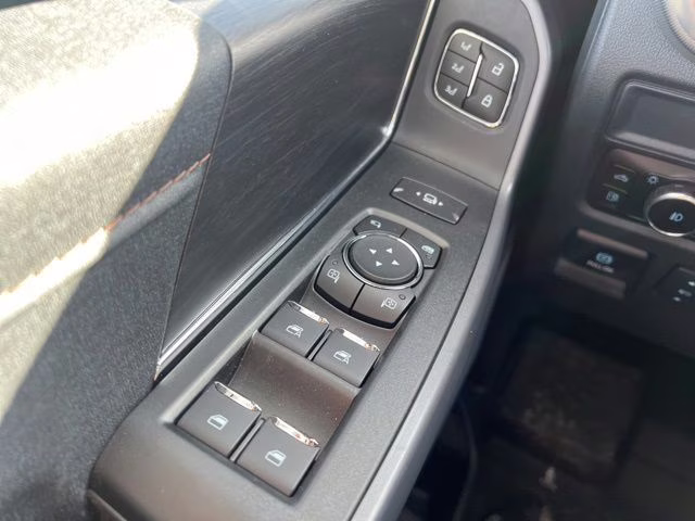 2025 White Metallic Ford F-150 Lariat 4X4 Truck