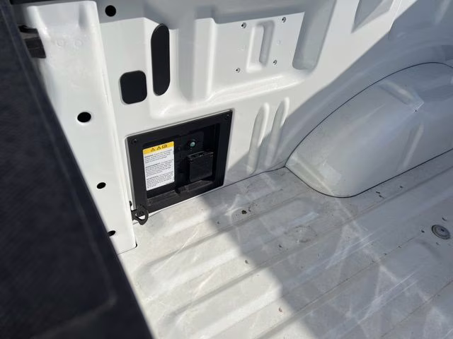 2025 White Metallic Ford F-150 Lariat 4X4 Truck