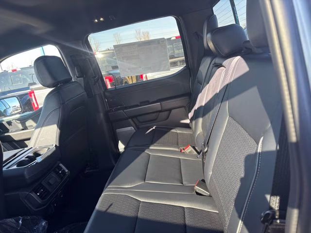 2025 Silver Metallic Ford F-150 Lariat 4X4 Truck