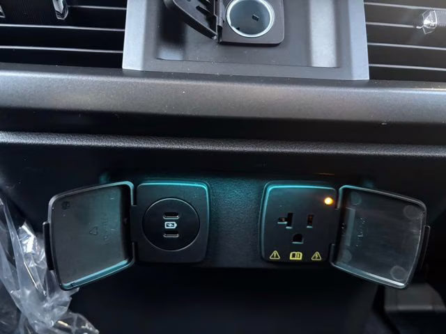 2025 Silver Metallic Ford F-150 Lariat 4X4 Truck