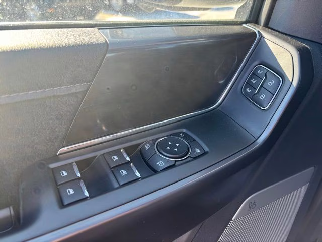 2025 Silver Metallic Ford F-150 Lariat 4X4 Truck