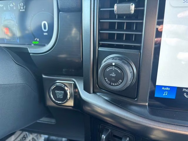 2025 Silver Metallic Ford F-150 Lariat 4X4 Truck