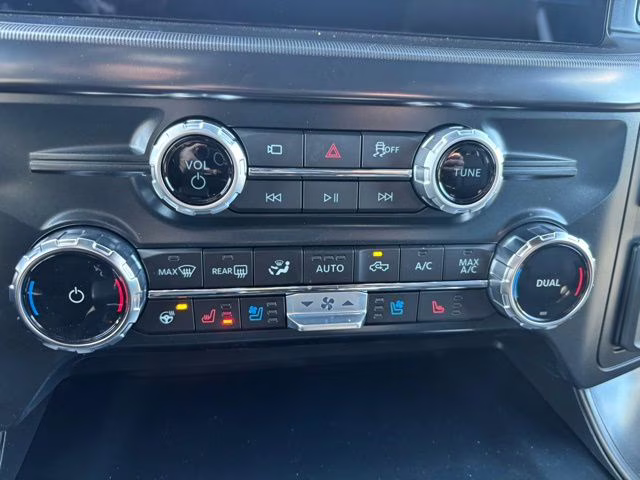 2025 Silver Metallic Ford F-150 Lariat 4X4 Truck