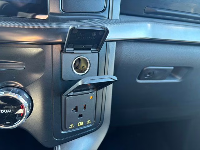 2025 Silver Metallic Ford F-150 Lariat 4X4 Truck