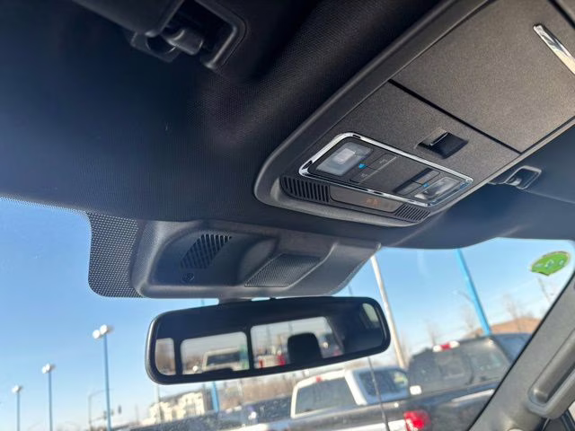 2025 Silver Metallic Ford F-150 Lariat 4X4 Truck