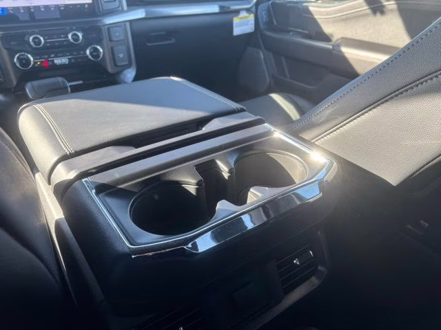 2025 White Metallic Ford F-150 Lariat 4X4 Truck