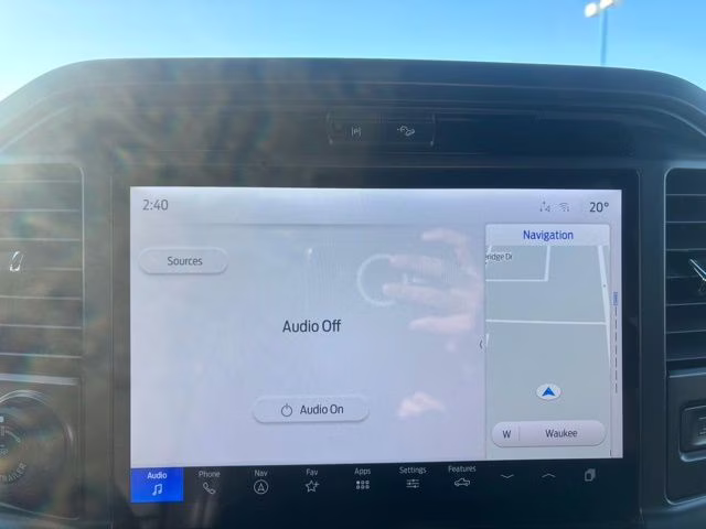 2025 White Metallic Ford F-150 Lariat 4X4 Truck