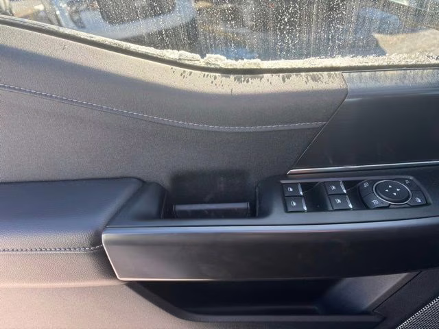 2025 White Metallic Ford F-150 Lariat 4X4 Truck