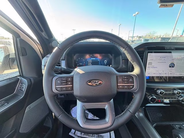 2025 White Metallic Ford F-150 Lariat 4X4 Truck