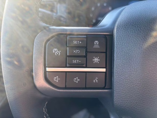 2025 White Metallic Ford F-150 Lariat 4X4 Truck