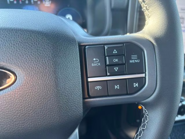 2025 White Metallic Ford F-150 Lariat 4X4 Truck