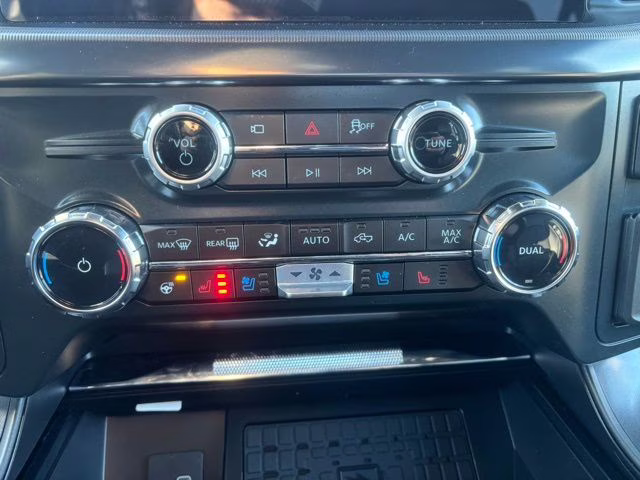 2025 White Metallic Ford F-150 Lariat 4X4 Truck