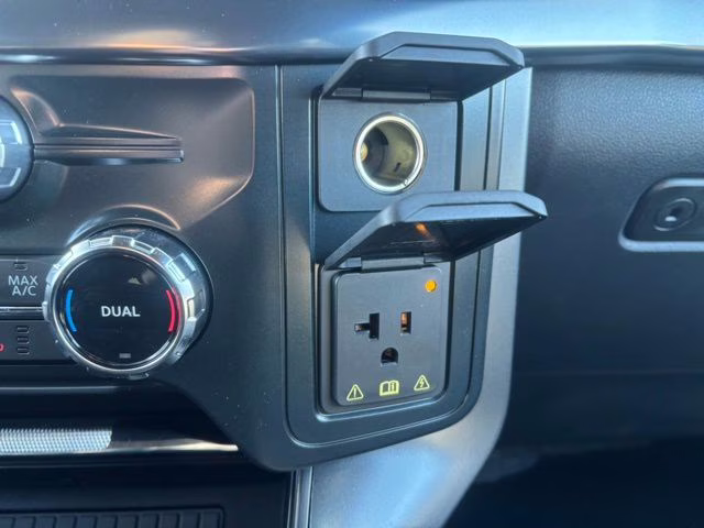 2025 White Metallic Ford F-150 Lariat 4X4 Truck