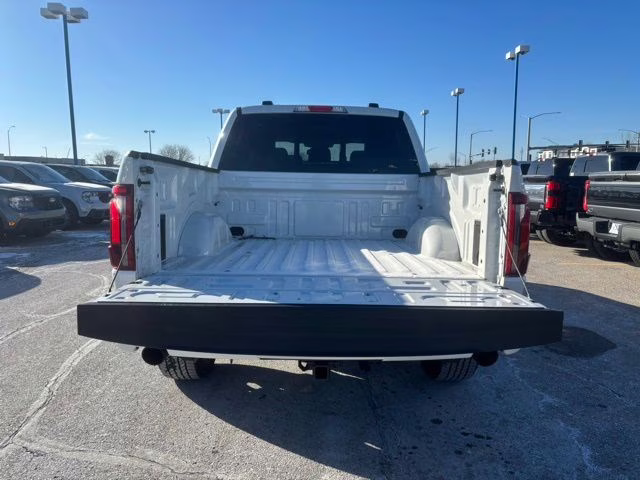 2025 White Metallic Ford F-150 Lariat 4X4 Truck