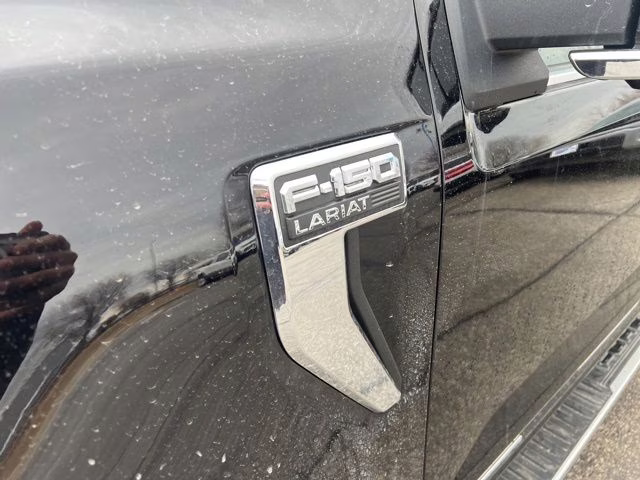 2025 Black Metallic Ford F-150 Lariat 4X4 Truck