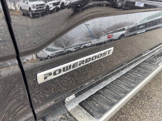 2025 Black Metallic Ford F-150 Lariat 4X4 Truck