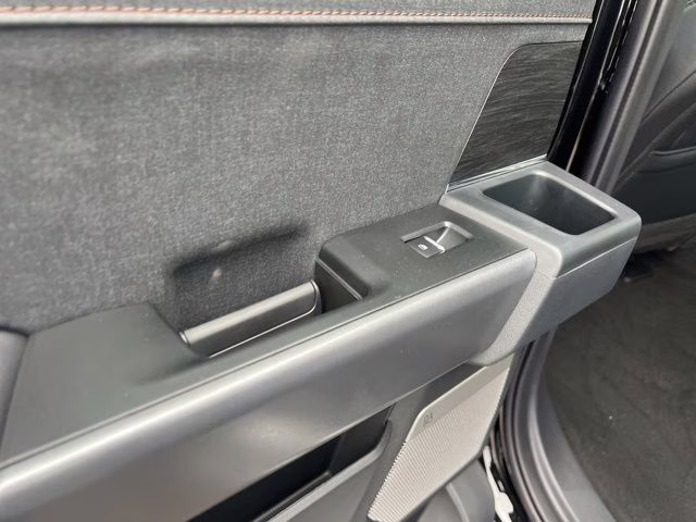 2025 Black Metallic Ford F-150 Lariat 4X4 Truck