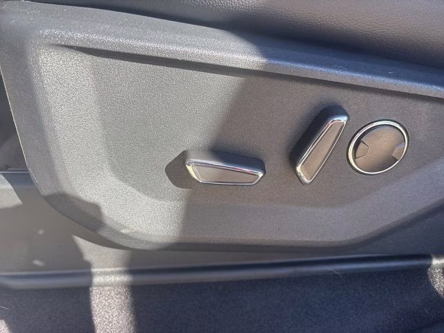 2025 Black Metallic Ford F-150 Lariat 4X4 Truck