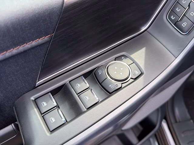 2025 Black Metallic Ford F-150 Lariat 4X4 Truck