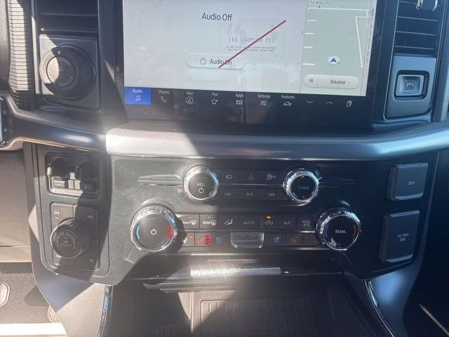 2025 Black Metallic Ford F-150 Lariat 4X4 Truck