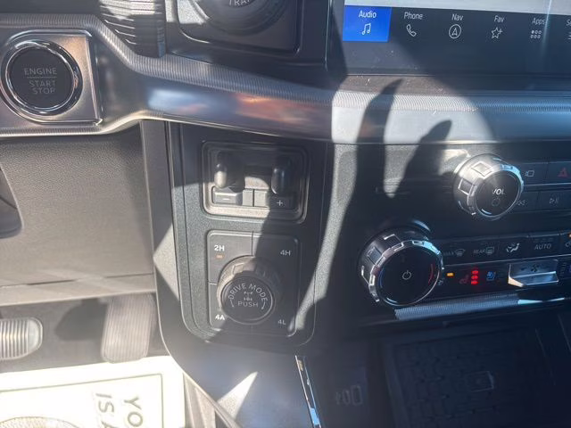 2025 Black Metallic Ford F-150 Lariat 4X4 Truck