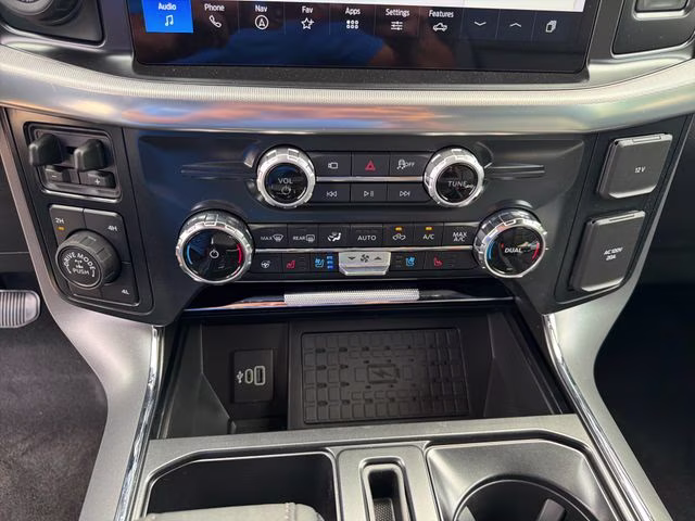 2025 Black Metallic Ford F-150 Lariat 4X4 Truck